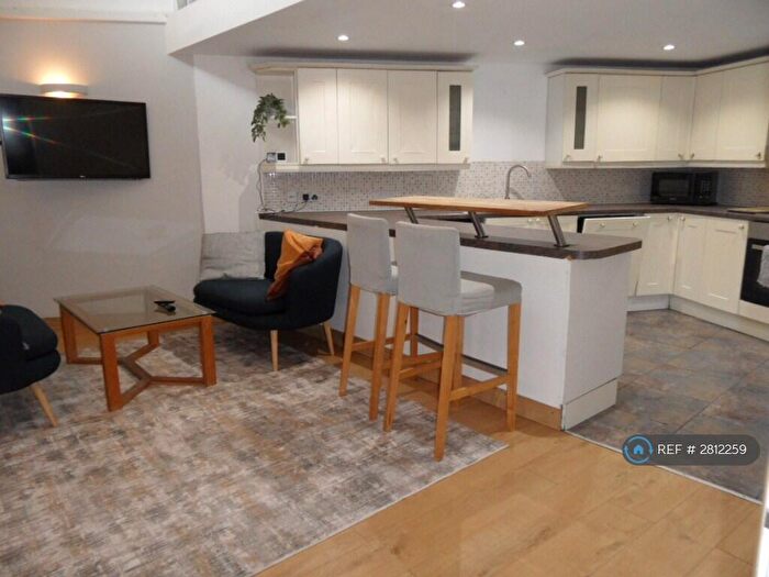 3 Bedroom Flat To Rent In Loughborough, Loughborough, LE11