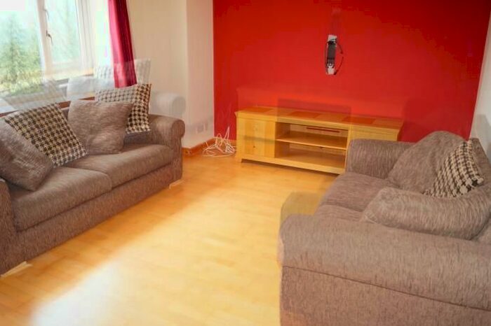 2 Bedroom Flat To Rent In Craigton Drive, Peterculter, AB14