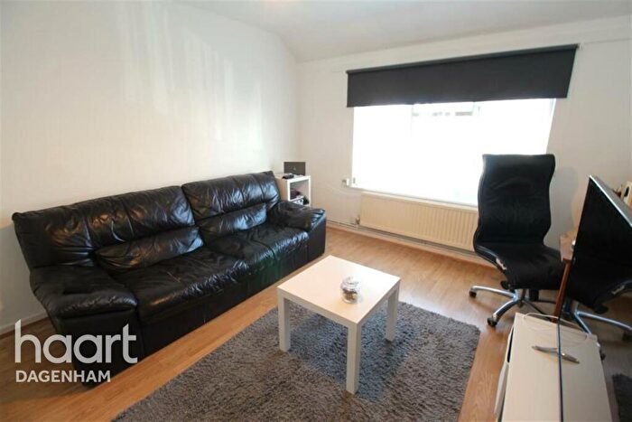 1 Bedroom Maisonette To Rent In Hunters Square Dagenham, RM10
