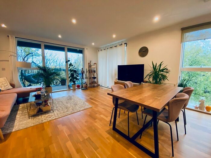 2 Bedroom Flat For Sale In Valley House, Manor Road, West Ealing, London, W13