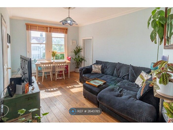2 Bedroom Maisonette To Rent In Cavendish Road, London, SW12