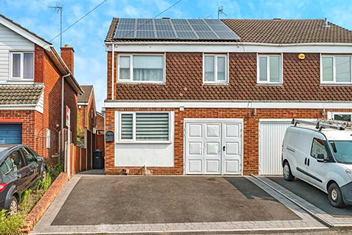 3 Bedroom Semi-Detached House For Sale In Scafell Road, Stourbridge, DY8