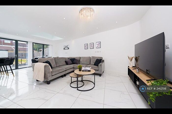 4 Bedroom End Of Terrace House To Rent In Westernville Gardens, Ilford, IG2