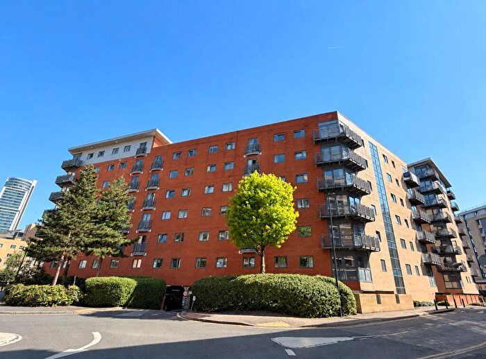2 Bedroom Apartment For Sale In Velocity West, City Walk, Leeds, LS11