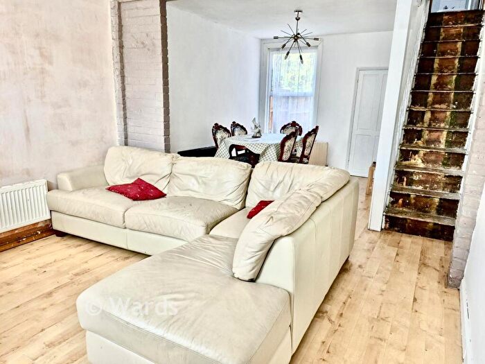 2 Bedroom End Of Terrace House For Sale In Gordon Road, Dartford, Kent, DA1