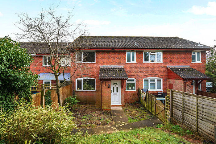 1 Bedroom Maisonette To Rent In Little Thatch, Godalming, GU7