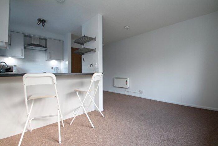 1 Bedroom Flat To Rent In St. Christophers Gardens, Thornton Heath, CR7