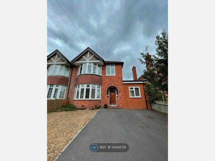 6 Bedroom Terraced House To Rent In St. Peters Road, Reading, RG6