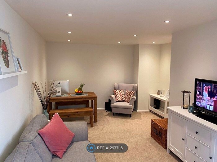 1 Bedroom Flat To Rent In Boundary Road, St. Albans, AL1