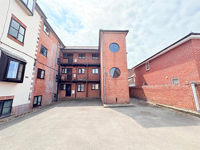 1 Bedroom Flat To Rent In Inverness Road, Gosport, PO12