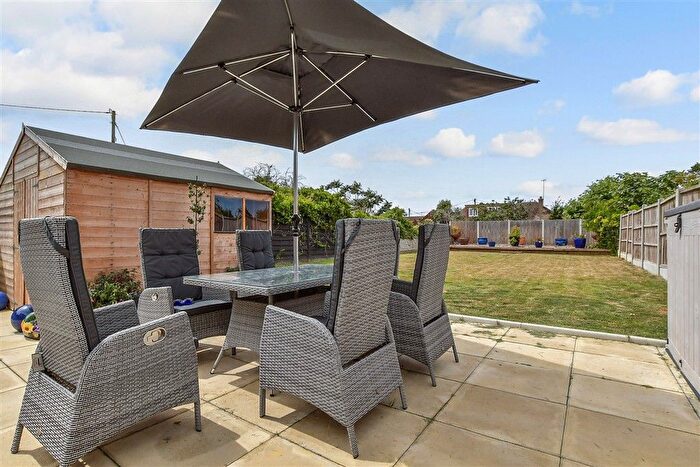 3 Bedroom Detached House For Sale In Harold Gardens, Wickford, Essex, SS11
