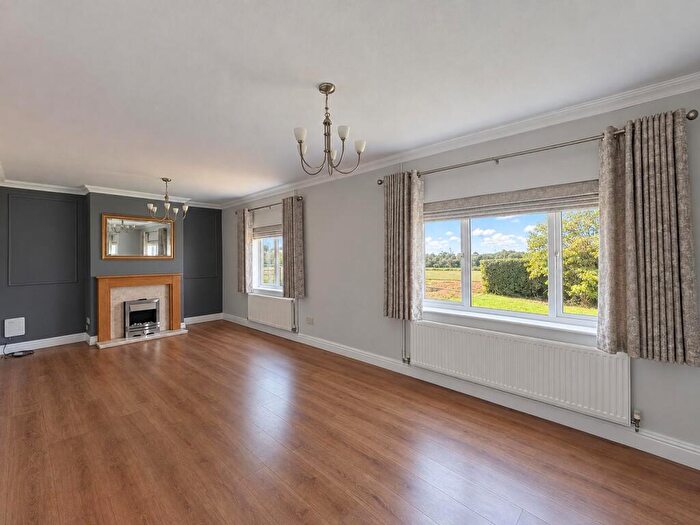 3 Bedroom Semi-Detached House To Rent In Overstone Road, Coldham, PE14