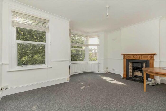 2 Bedroom Flat To Rent In Wellmeadow Road, Hither Green, SE13