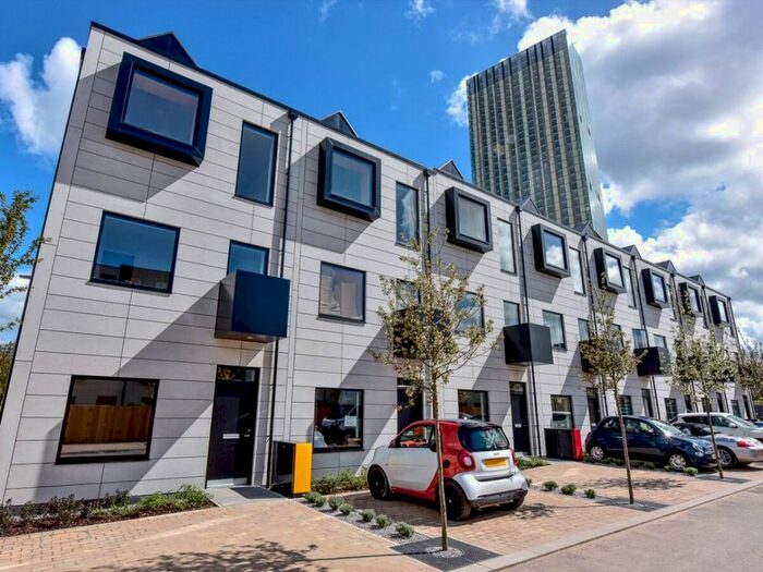 3 Bedroom Town House To Rent In Sandywell Lane, Salford, M3