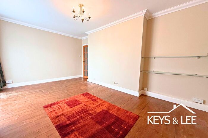 1 Bedroom Flat For Sale In Highfield Link, Romford, RM5