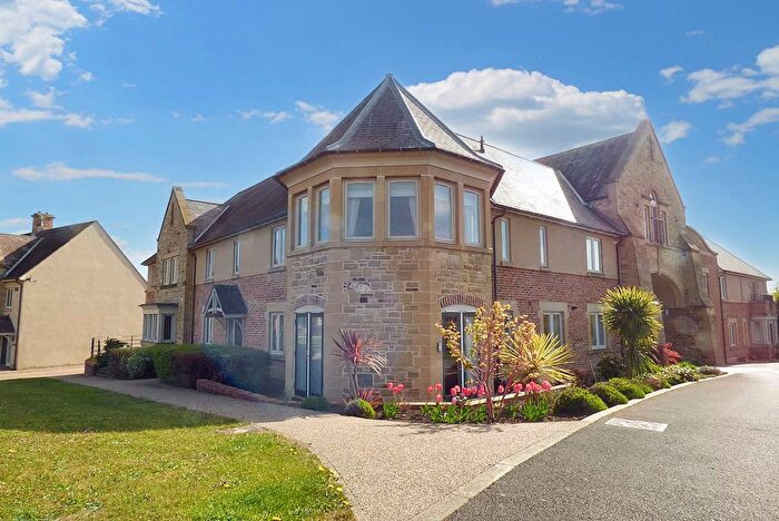 2 Bedroom Flat For Sale In Hartford Hall Estate, Bedlington, NE22
