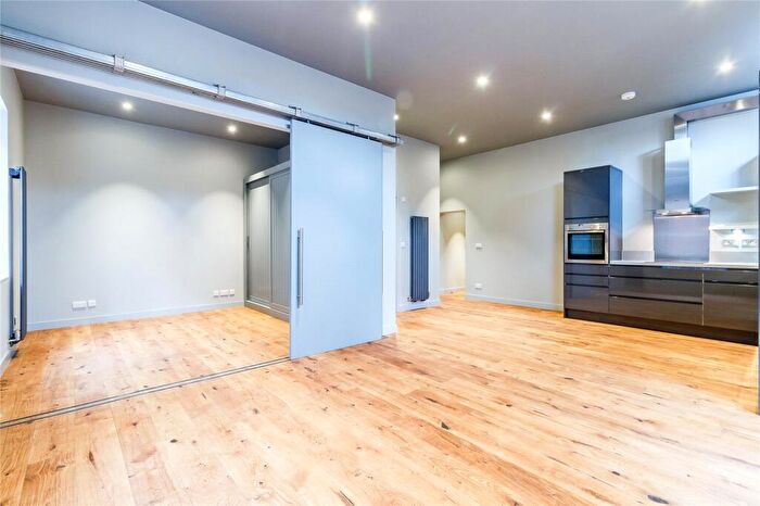 1 Bedroom Apartment To Rent In Friday Street, Henley-on-Thames, Oxfordshire, RG9