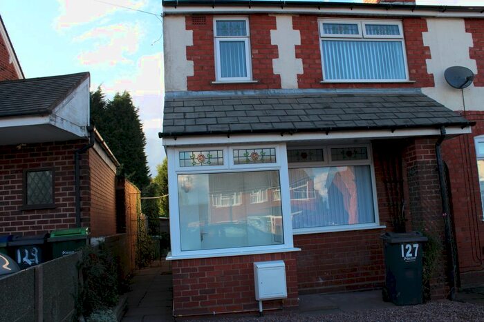 4 Bedroom Semi-Detached House To Rent In Newbury Lane, Oldbury, B69