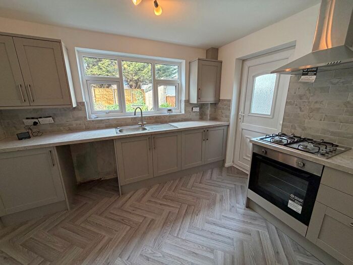 3 Bedroom Semi Detached House To Rent In Kenilworth Road, Wigston, LE18