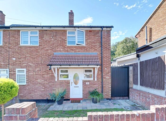 3 Bedroom Semi-Detached House For Sale In Corran Way, South Ockendon, RM15