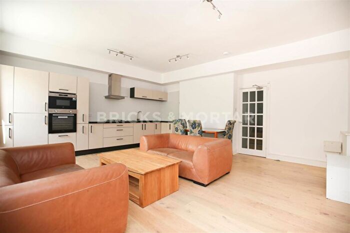 3 Bedroom Apartment To Rent In (£pppw) Westgate Road, City Centre, NE4