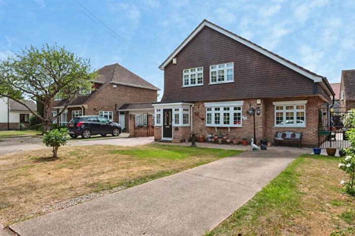 3 Bedroom Detached House For Sale In Marian Close, North Stifford, Grays, RM16