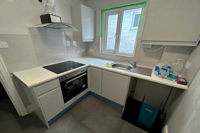 2 Bedroom Flat To Rent In High Street, Blackpool, FY1