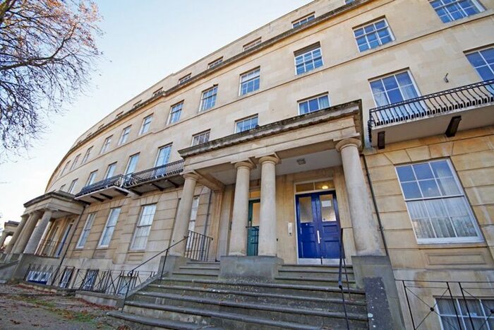 2 Bedroom Flat To Rent In Lansdown Crescent, Cheltenham GL50