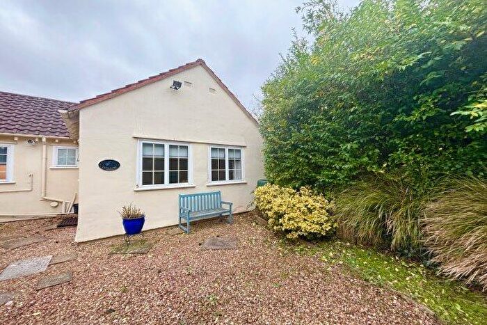 1 Bedroom Flat To Rent In Farr Hall Drive, Heswall, CH60