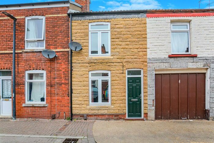 3 Bedroom Terraced House To Rent In Percival Street, Scunthorpe, DN15