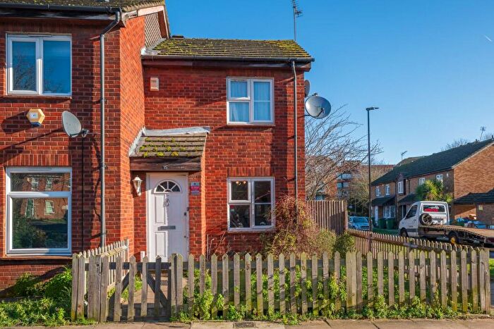 1 Bedroom End Of Terrace House For Sale In Garrick Drive, Woolwich, SE28