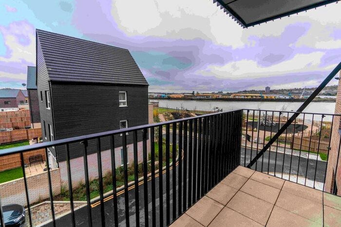 1 Bedroom Flat To Rent In Blue Boar Wharf, Glenway Road, Rochester, ME1