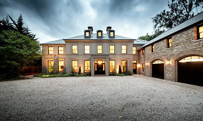 6 Bedroom Detached House For Sale In Penn Road, Beaconsfield, HP9