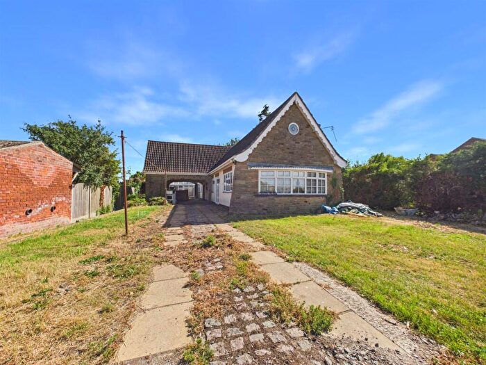3 Bedroom Detached Bungalow For Sale In Willoughby Road, Cumberworth, Alford, LN13