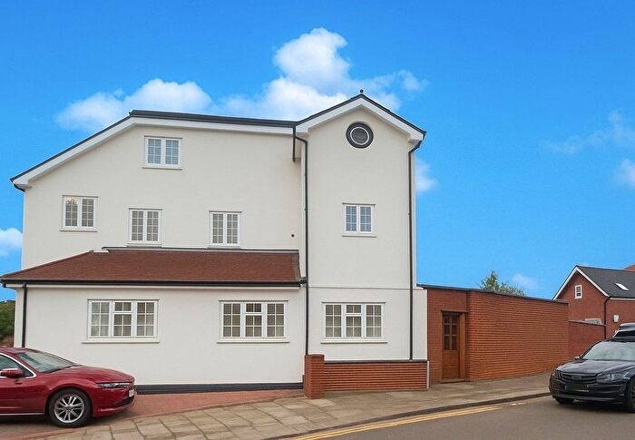 1 Bedroom Maisonette To Rent In Hale Lane, Mill Hill, NW7