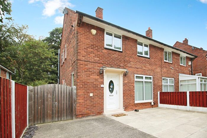 2 Bedroom Semi Detached House For Sale In Swarcliffe Avenue, Leeds, LS14