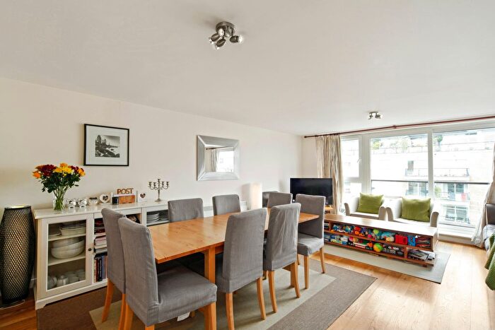 2 Bedroom Flat To Rent In Smugglers Way, London, SW18