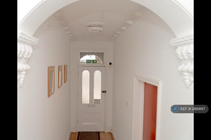 2 Bedroom Flat To Rent In Eastern Road, Romford, RM1
