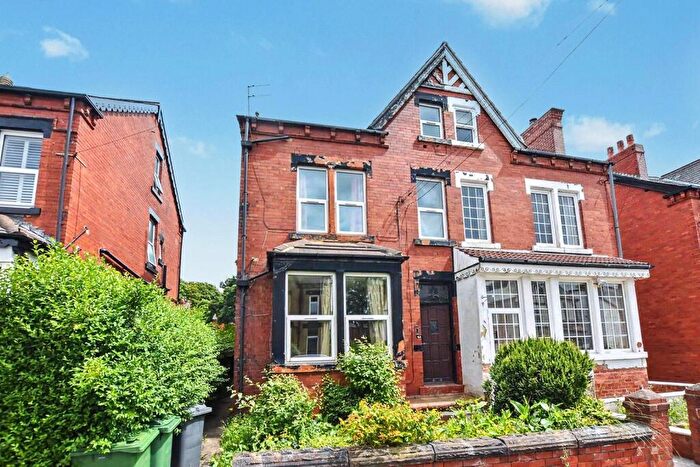 4 Bedroom Semi-Detached House For Sale In Gledhow Wood Avenue, Leeds, West Yorkshire, LS8