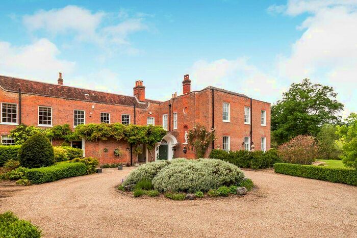 2 Bedroom Property To Rent In Barkham Manor, Wokingham, RG41