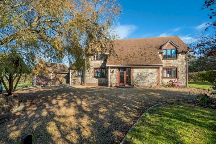 4 Bedroom Detached House For Sale In Long Lane, Newport, PO30