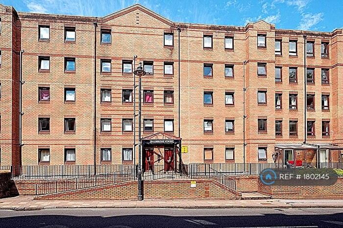 2 Bedroom Flat To Rent In Dalhousie Court, Glasgow, G4