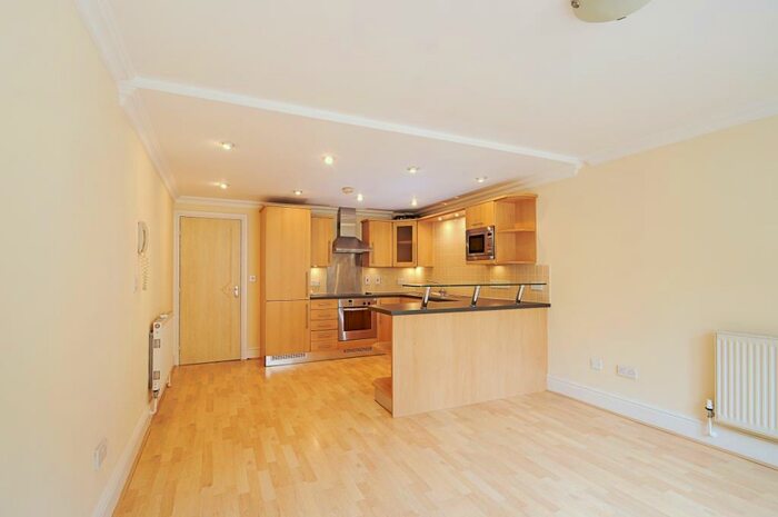 2 Bedroom Apartment To Rent In Caerleon House St Georges Place, GL50