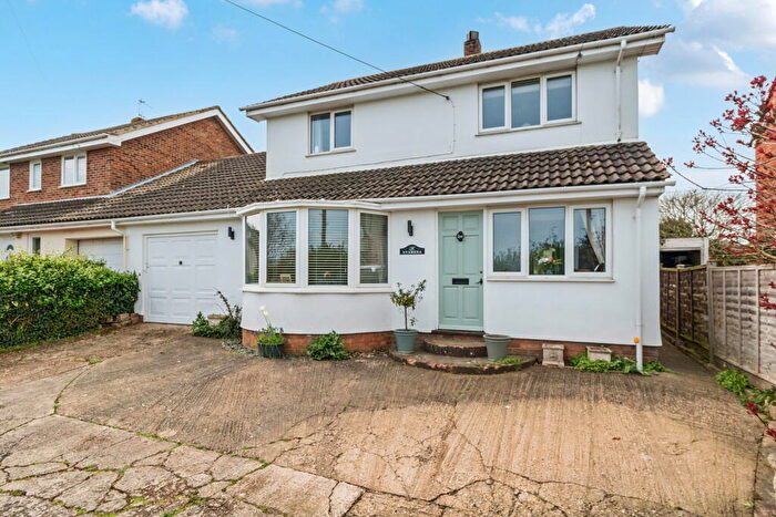 4 Bedroom Link Detached House For Sale In The Street, Finglesham, Deal, CT14