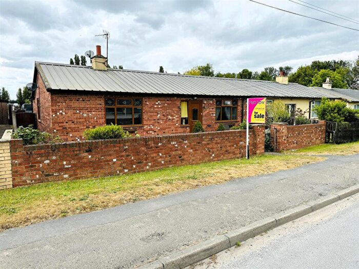 3 Bedroom Semi-Detached Bungalow For Sale In Gowdall Lane, Pollington, Goole, DN14