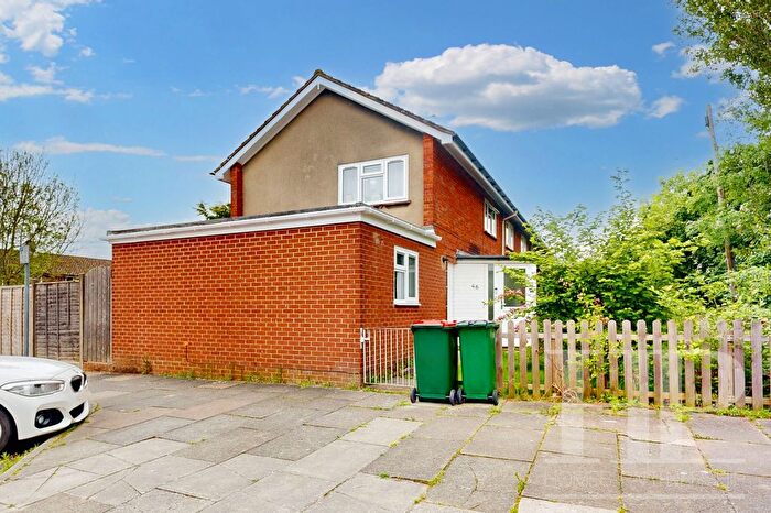 3 Bedroom End Of Terrace House To Rent In Ridgeside, Crawley, RH10