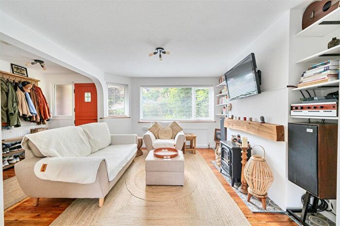 3 Bedroom Detached House For Sale In Sheridan Avenue, Caversham, Reading, RG4