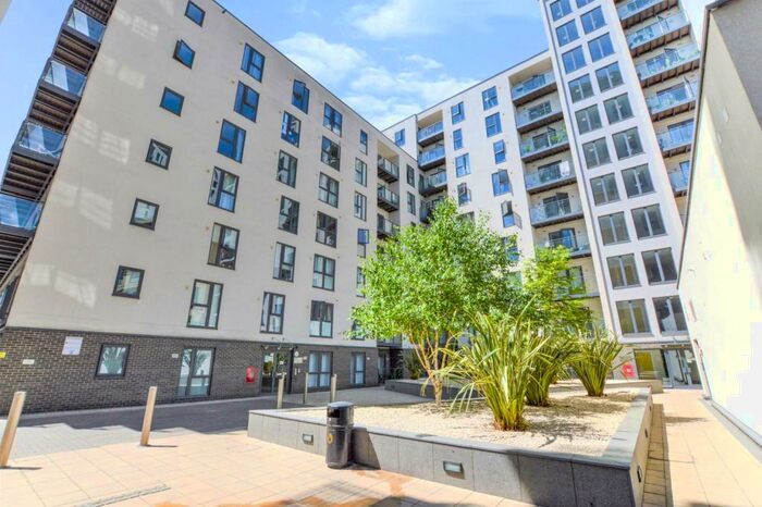 1 Bedroom Flat To Rent In Nankeville Court, Guildford Road, Woking, Surrey, GU22