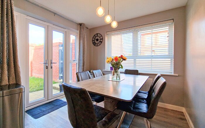 3 Bedroom End Of Terrace House For Sale In Compton Mead, Crowthorne, Berkshire, RG45
