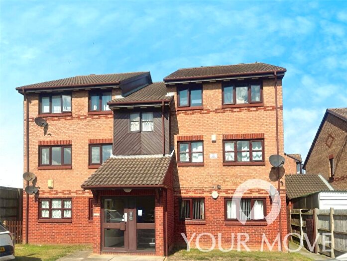 2 Bedroom Flat To Rent In Allington Close, Gravesend, Kent, DA12